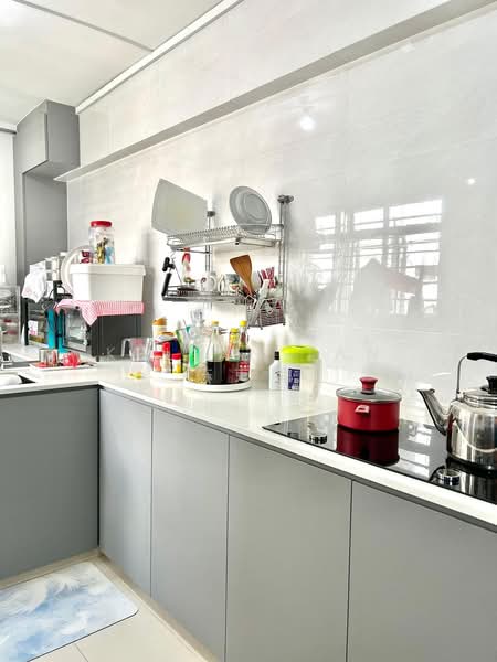 775 Yishun Ring Road HDB Flat For Sale at S$ 530,000 | PropertyGuru Singapore - Kitchen