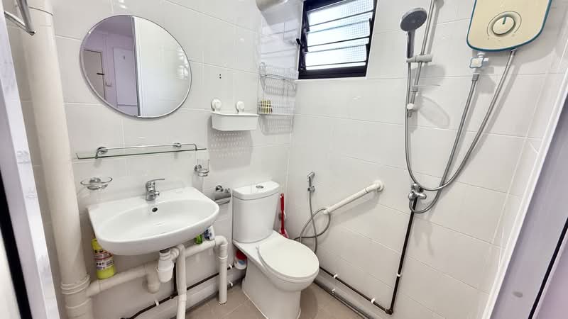 146 Bukit Batok West Avenue 6, 146 Bukit Batok West Avenue 6, Room Rental, 120 sqft, HDB Flat For Rent, by Cindy Lai, 500084233 - Bathroom - PropertyGuru.com.sg