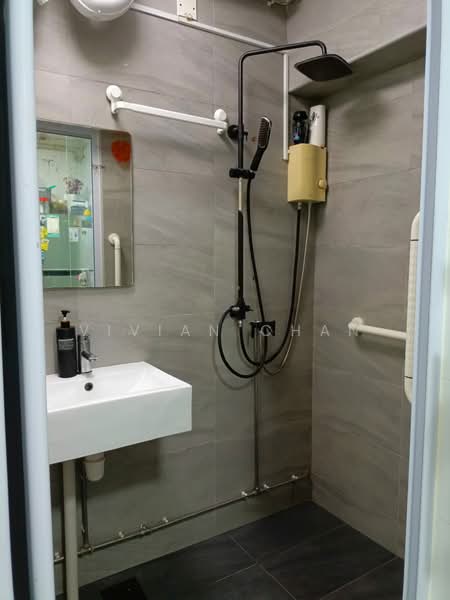 322A Anchorvale Drive, 322A Anchorvale Drive, Room Rental, 110 sqft, HDB Flat For Rent, by VIVIAN Chan, 500084240 - Bathroom - PropertyGuru.com.sg