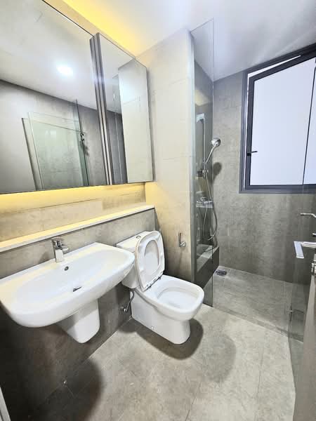 Riversails, 4 Upper Serangoon Crescent, 2 Bedrooms, 883 sqft, Condominium For Rent, by Jeremy Li, 500084243 - Bathroom - PropertyGuru.com.sg