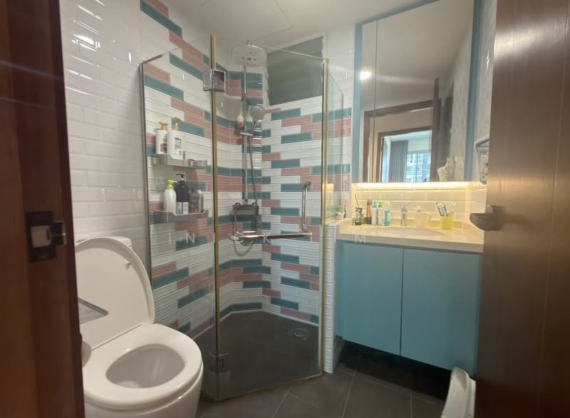 Park Green Condominium For Sale at S$ 1,699,999 | PropertyGuru Singapore - Bathroom