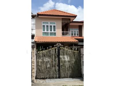 For Sale - Spacious 2.5 Storey freehold renovated Terrace with excellent ConnectIvity