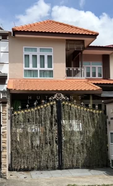 For Sale - Spacious 2.5 Storey freehold renovated Terrace with excellent ConnectIvity