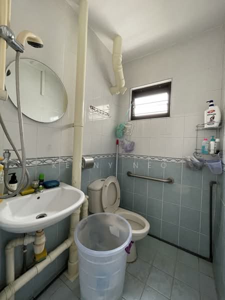 65 Telok Blangah Drive, 65 Telok Blangah Drive, 2 Bedrooms, 721 sqft, HDB Flat For Rent, by Kenny Neo, 500084270 - Bathroom - PropertyGuru.com.sg