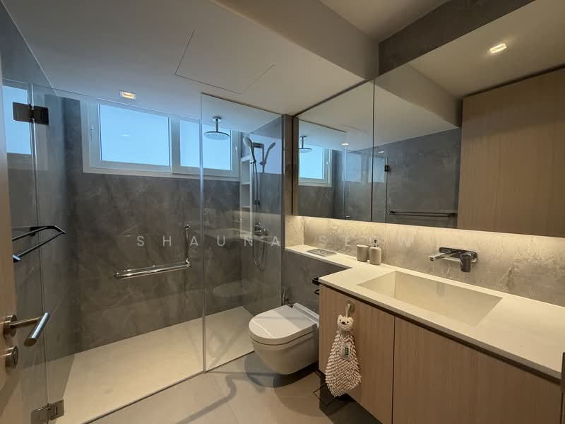 Brand New FREEHOLD Corner Terrace ❤️ Heart of Serangoon Garden, Brighton Crescent, 5 Bedrooms, 6,500 sqft, Terraced House For Sale, by Shauna Seow, 500084276 - Bathroom - PropertyGuru.com.sg