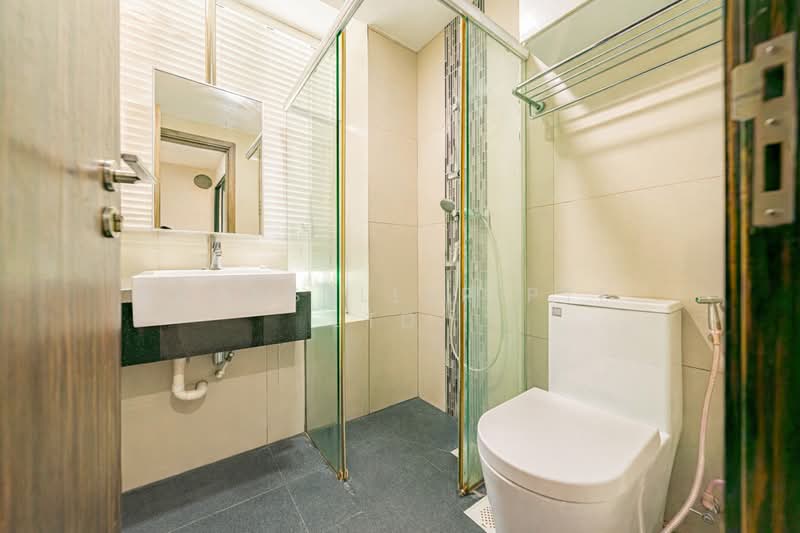 Haig Residences Condominium For Sale at S$ 1,600,000 | PropertyGuru Singapore - Bathroom