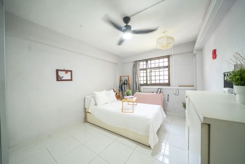 47 Lorong 6 Toa Payoh HDB Flat For Sale at S$ 338,000 | PropertyGuru Singapore - Bedroom