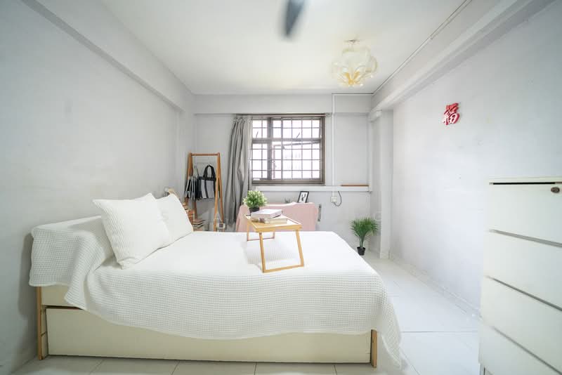 47 Lorong 6 Toa Payoh HDB Flat For Sale at S$ 338,000 | PropertyGuru Singapore - Bedroom