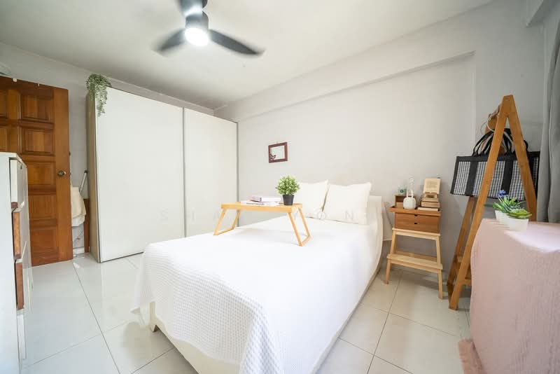 47 Lorong 6 Toa Payoh HDB Flat For Sale at S$ 338,000 | PropertyGuru Singapore - Bedroom