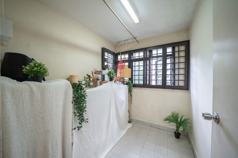 47 Lorong 6 Toa Payoh HDB Flat For Sale at S$ 338,000 | PropertyGuru Singapore - Interior