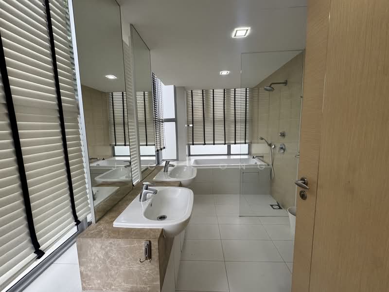 The Estuary @ Yishun Condominium For Sale at S$ 1,999,999 | PropertyGuru Singapore - Bathroom