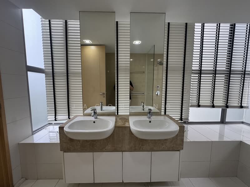 The Estuary @ Yishun Condominium For Sale at S$ 1,999,999 | PropertyGuru Singapore - Bathroom