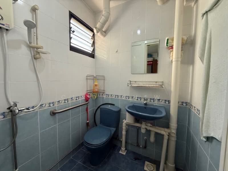 708 Clementi West Street 2, 708 Clementi West Street 2, 3 Bedrooms, 980 sqft, HDB Flat For Rent, by Cindy Chew, 500084301 - Bathroom - PropertyGuru.com.sg
