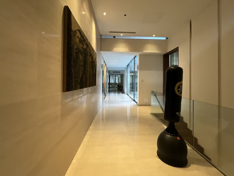 ⭐️⭐️LANDED7772 @ D11 GCBA BUNGALOW FOR SALE Good Class Bungalow For Sale at S$ 30,000,000 | PropertyGuru Singapore - Corridor