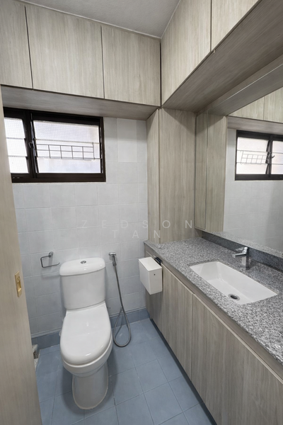 655 Woodlands Ring Road HDB Flat For Sale at S$ 548,000 | PropertyGuru Singapore - Bathroom