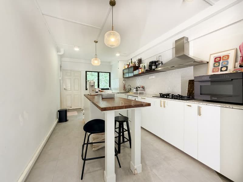 319 Ang Mo Kio Avenue 1 HDB Flat For Sale at S$ 530,000 | PropertyGuru Singapore - Kitchen