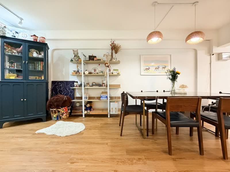 319 Ang Mo Kio Avenue 1 HDB Flat For Sale at S$ 530,000 | PropertyGuru Singapore - Dining Room