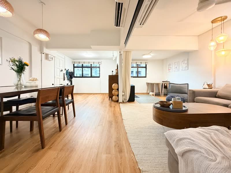 319 Ang Mo Kio Avenue 1 HDB Flat For Sale at S$ 530,000 | PropertyGuru Singapore - Living Room