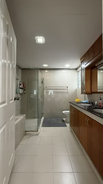 Choon Sing Garden Semi-Detached House For Sale at S$ 6,500,000 | PropertyGuru Singapore - Bathroom