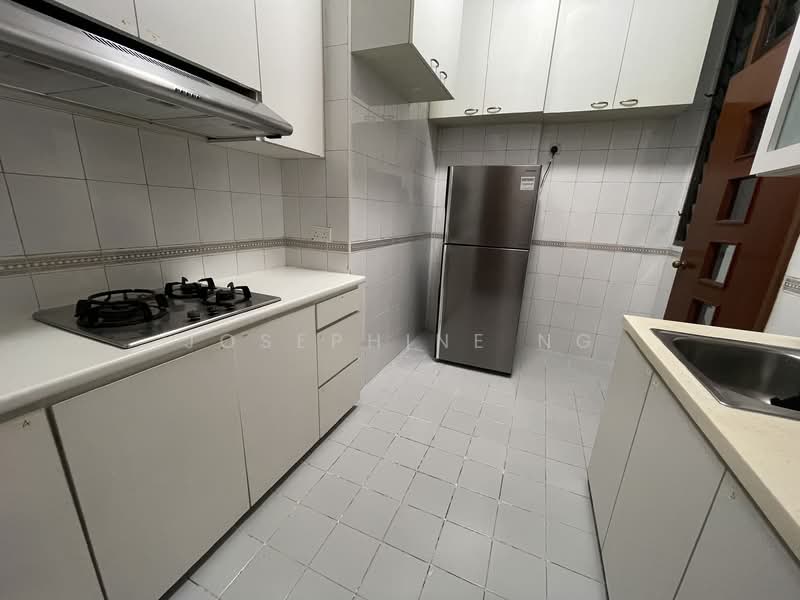 Parc Oasis, 37 Jurong East Avenue 1, Room Rental, 120 sqft, Condominium For Rent, by Josephine Ng, 500084326 - Kitchen - PropertyGuru.com.sg