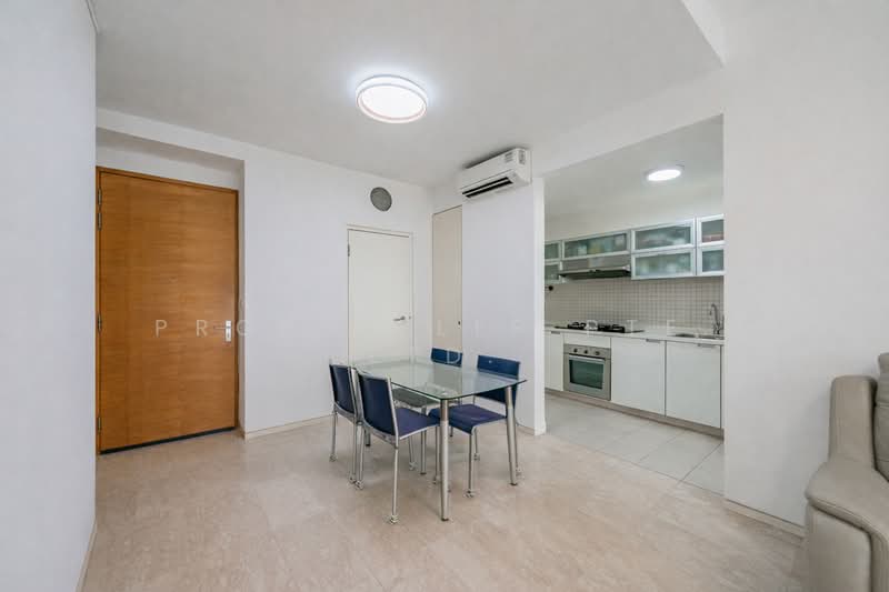 The Trumps Condominium For Sale at S$ 930,000 | PropertyGuru Singapore - Dining Room