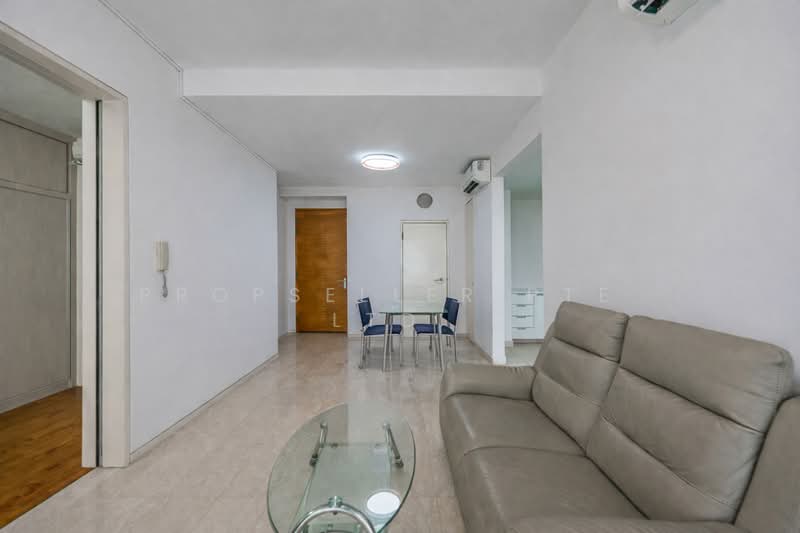 The Trumps Condominium For Sale at S$ 930,000 | PropertyGuru Singapore - Living Room