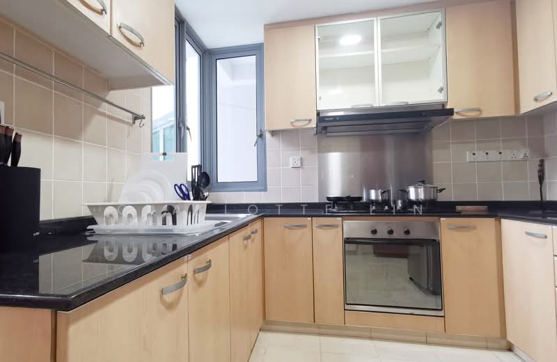 The Madeira, 50 Bukit Batok Street 31, Room Rental, 150 sqft, Condominium For Rent, by Charlotte Lin, 500084342 - Kitchen - PropertyGuru.com.sg