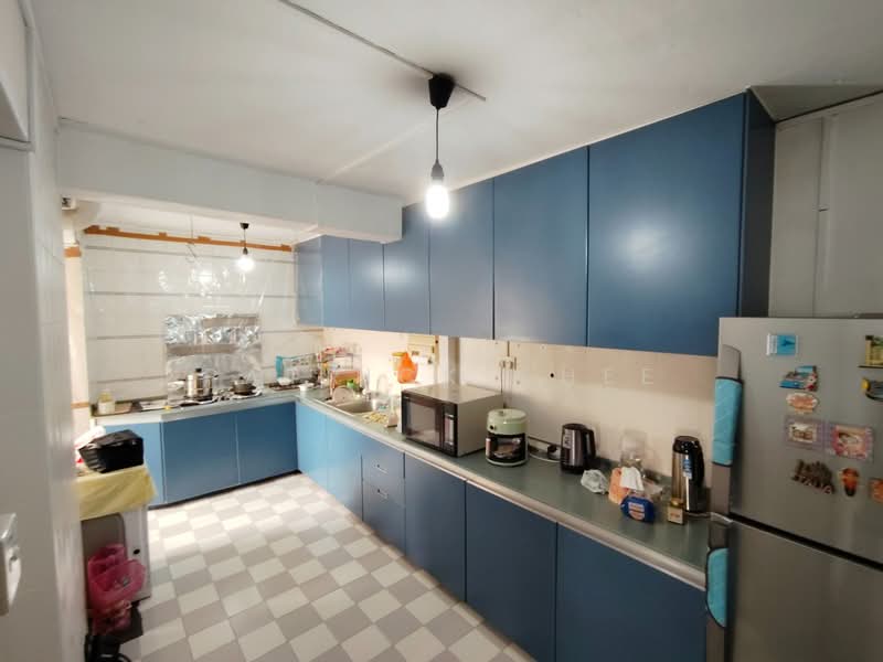 218 Lorong 8 Toa Payoh HDB Flat For Sale at S$ 768,888 | PropertyGuru Singapore - Kitchen