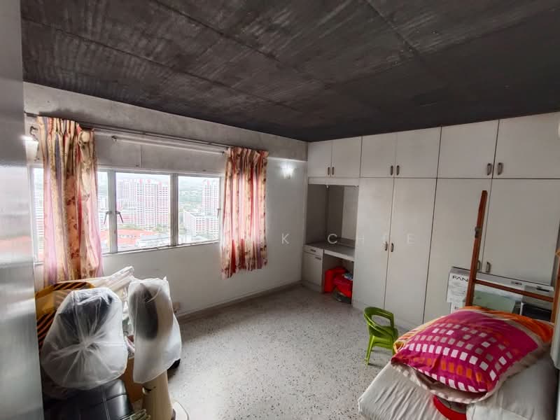 218 Lorong 8 Toa Payoh HDB Flat For Sale at S$ 768,888 | PropertyGuru Singapore - Bedroom