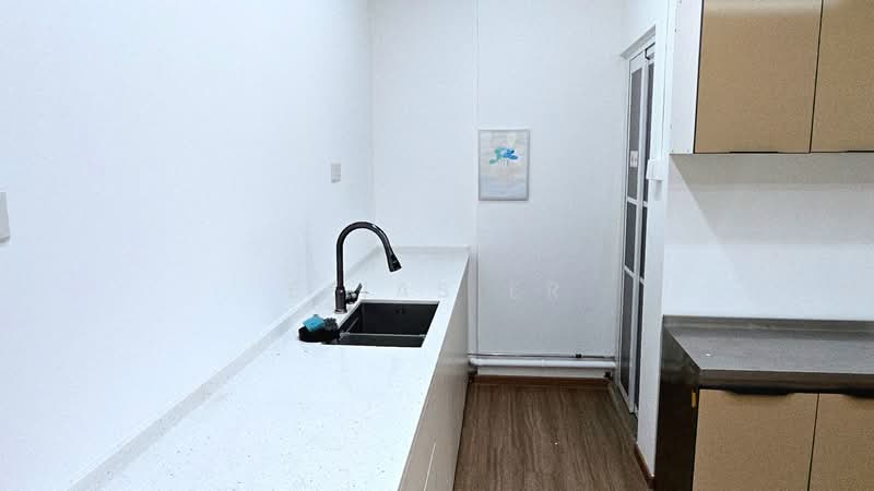 First Centre, 50 Serangoon North Avenue 4, 1,905 sqft, Light Industrial (B1) For Sale, by Elias Er, 500084360 - Kitchen - CommercialGuru.com.sg