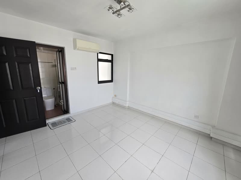 656 Senja Road, 656 Senja Road, 3 Bedrooms, 1,200 sqft, HDB Flat For Rent, by Sharlyn Neo, 500084364 - Bathroom - PropertyGuru.com.sg
