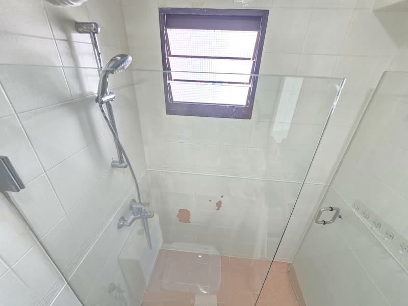 656 Senja Road, 656 Senja Road, 3 Bedrooms, 1,200 sqft, HDB Flat For Rent, by Sharlyn Neo, 500084364 - Bathroom - PropertyGuru.com.sg