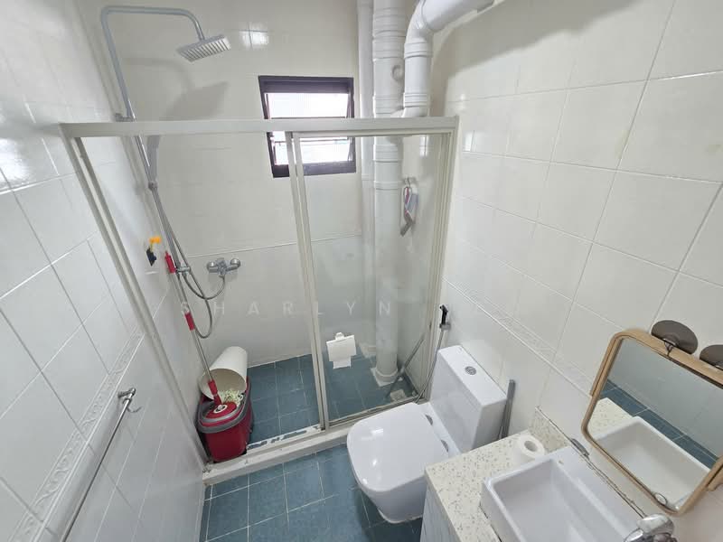 656 Senja Road, 656 Senja Road, 3 Bedrooms, 1,200 sqft, HDB Flat For Rent, by Sharlyn Neo, 500084364 - Bathroom - PropertyGuru.com.sg