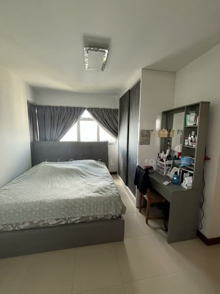 23 Teban Gardens Road HDB Flat For Sale at S$ 560,000 | PropertyGuru Singapore - Bedroom