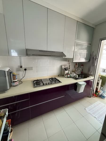 23 Teban Gardens Road HDB Flat For Sale at S$ 560,000 | PropertyGuru Singapore - Kitchen
