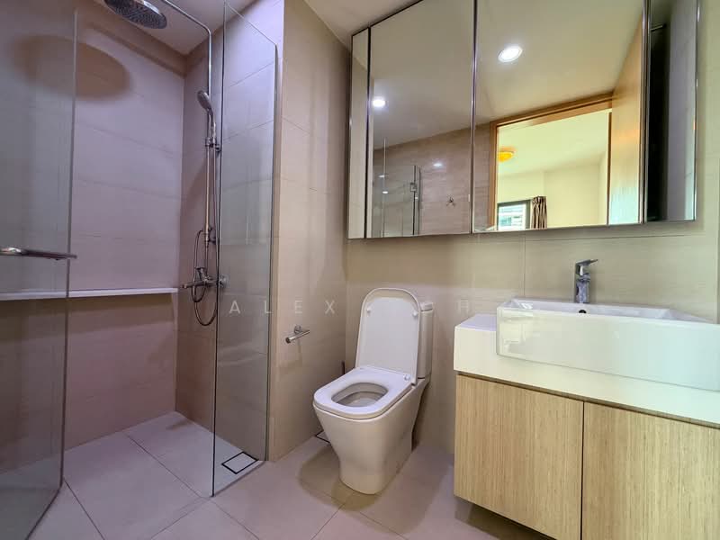 Thomson Three Condominium For Sale at S$ 1,650,000 | PropertyGuru Singapore - Bathroom