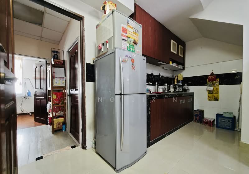 Paya Lebar Gardens Corner Terrace For Sale at S$ 5,000,000 | PropertyGuru Singapore - Kitchen