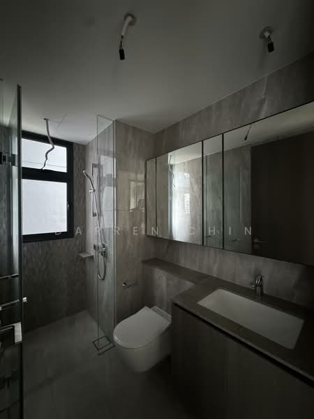 Piccadilly Grand, 5 Northumberland Road, 2 Bedrooms, 678 sqft, Condominium For Rent, by Darren Chin, 500084419 - Bathroom - PropertyGuru.com.sg