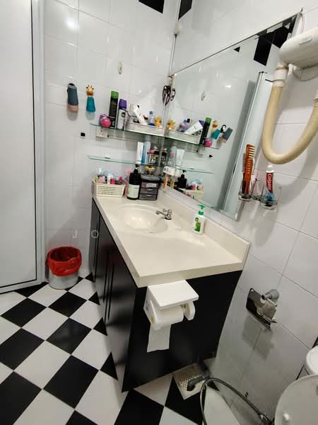 531 Pasir Ris Drive 1, 531 Pasir Ris Drive 1, Room Rental, 1,592 sqft, HDB Flat For Rent, by Joyce Ong, 500084429 - Bathroom - PropertyGuru.com.sg