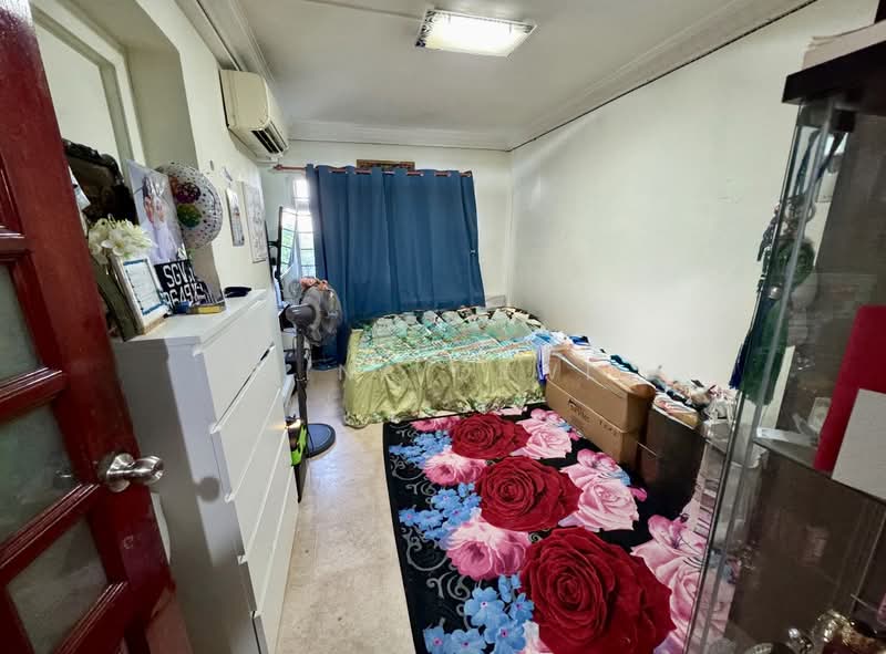 768 Pasir Ris Street 71 HDB Flat For Sale at S$ 720,000 | PropertyGuru Singapore - Bedroom