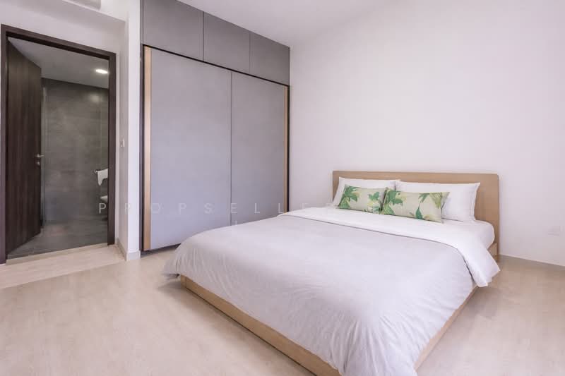 Riverfront Residences Condominium For Sale at S$ 1,190,000 | PropertyGuru Singapore - Bedroom