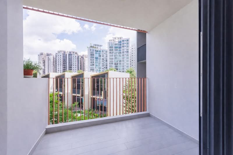 Riverfront Residences Condominium For Sale at S$ 1,190,000 | PropertyGuru Singapore - Balcony