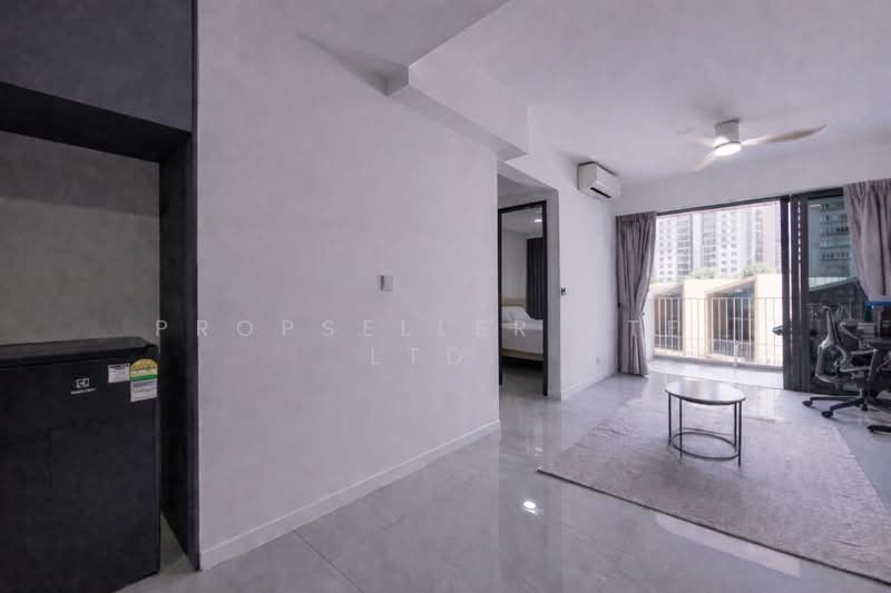 Riverfront Residences Condominium For Sale at S$ 1,190,000 | PropertyGuru Singapore - Living Room