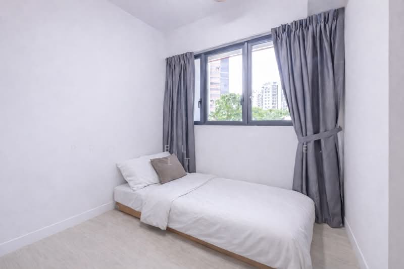 Riverfront Residences Condominium For Sale at S$ 1,190,000 | PropertyGuru Singapore - Bedroom