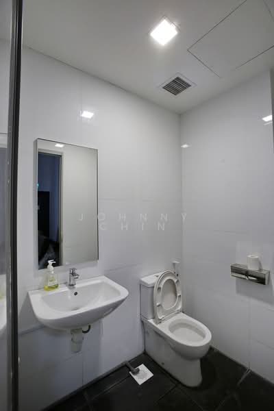 Nordcom II, 2 Gambas Crescent, 5,253 sqft, Light Industrial (B1) For Rent, by Johnny Chin, 500084474 - Bathroom - CommercialGuru.com.sg