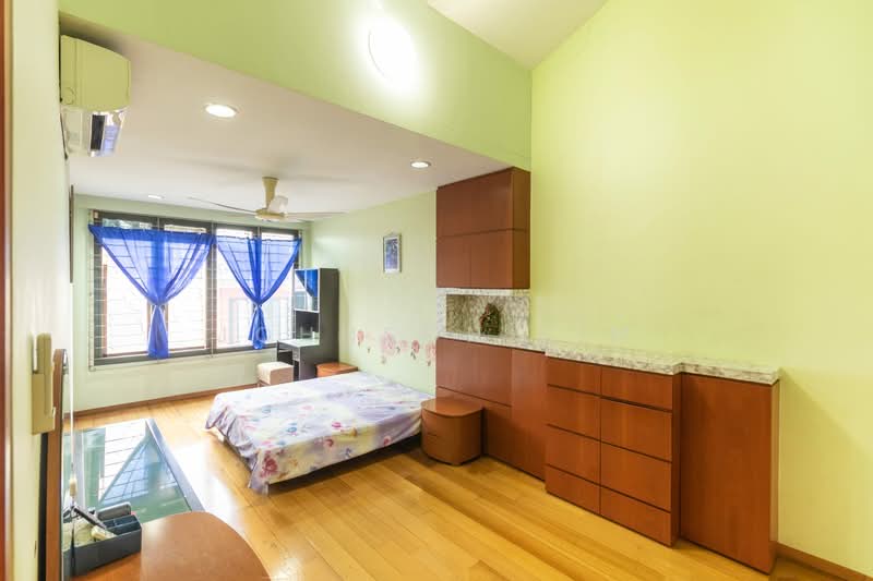 Corner Terrace along Sunrise Drive Corner Terrace For Sale at S$ 5,388,888 | PropertyGuru Singapore - Bedroom