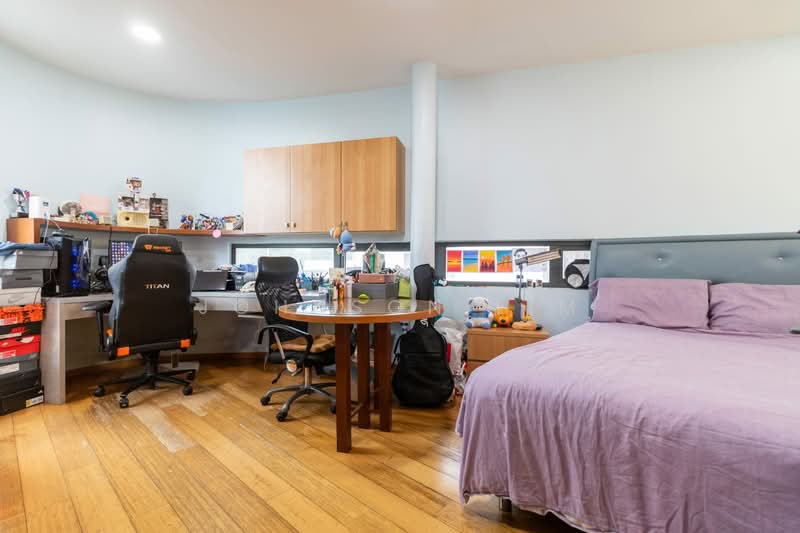 Corner Terrace along Sunrise Drive Corner Terrace For Sale at S$ 5,388,888 | PropertyGuru Singapore - Study