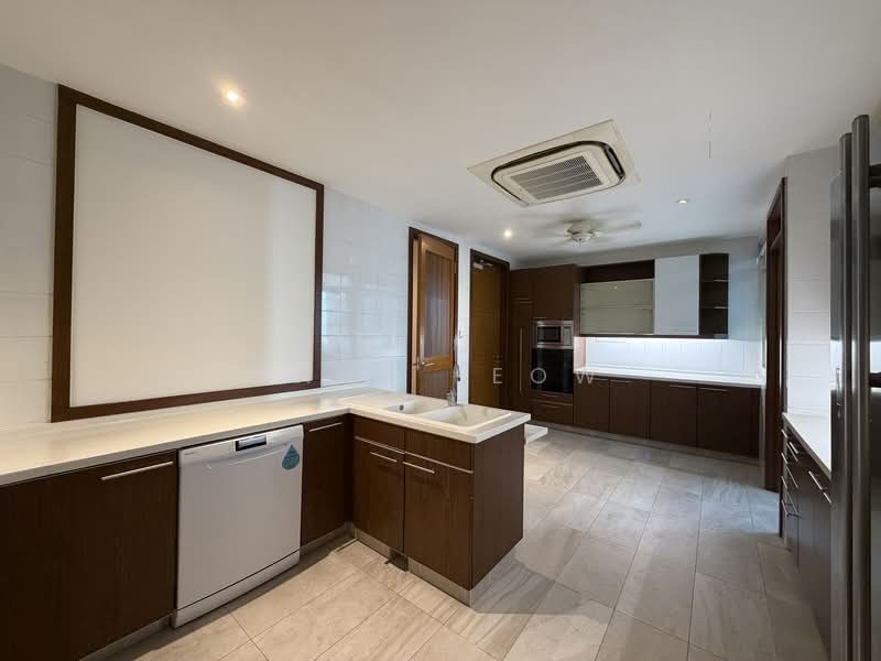 Gallop Green, 19 Woollerton Park, 5 Bedrooms, 3,229 sqft, Condominium For Rent, by Zann Leow, 500084478 - Kitchen - PropertyGuru.com.sg