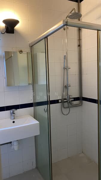 Bedok Terrace Corner Terrace For Sale at S$ 6,980,000 | PropertyGuru Singapore - Bathroom