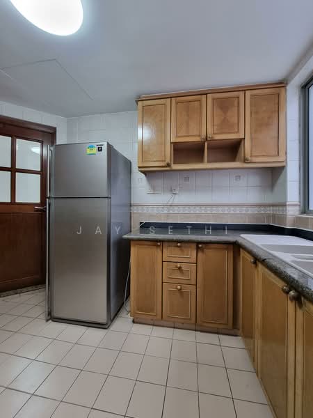 The Bayshore Condominium For Sale at S$ 1,890,000 | PropertyGuru Singapore - Kitchen